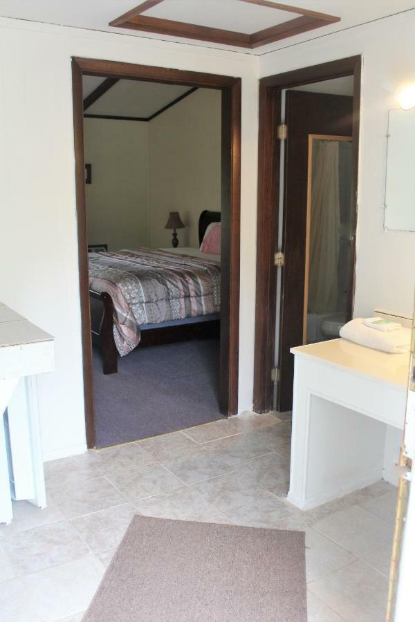 Edelweiss Motel Хейуърд Екстериор снимка