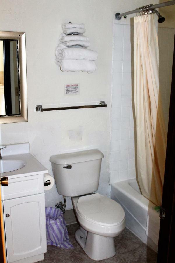 Edelweiss Motel Хейуърд Екстериор снимка